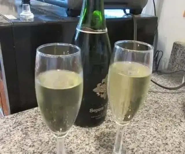 Bilime göre seks ve alkol mutluluğun temel taşı