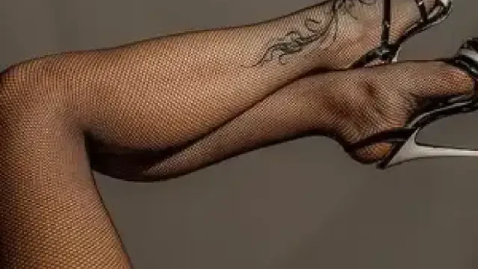 Ayak fetişin varsa çorabı öyle çıkarma