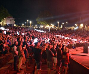 Latin yıldızların yaz festivali karmaşası