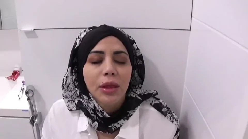 Alışverişten Dönen Arap Üvey Annesiyle Ateşli Bir Sesk Yapıyor