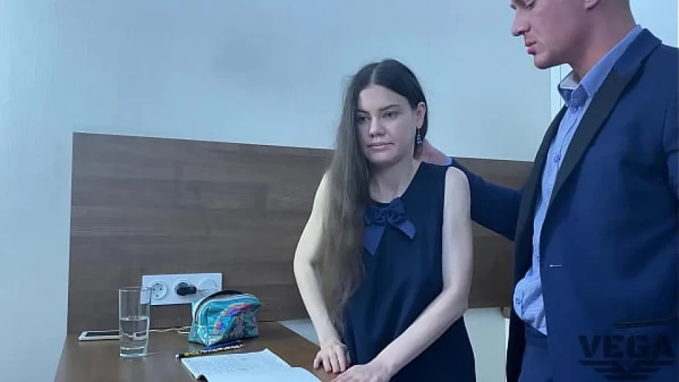 Genç Kıza Öğretmen Mutfakta Sevişme Dersi Veriyor