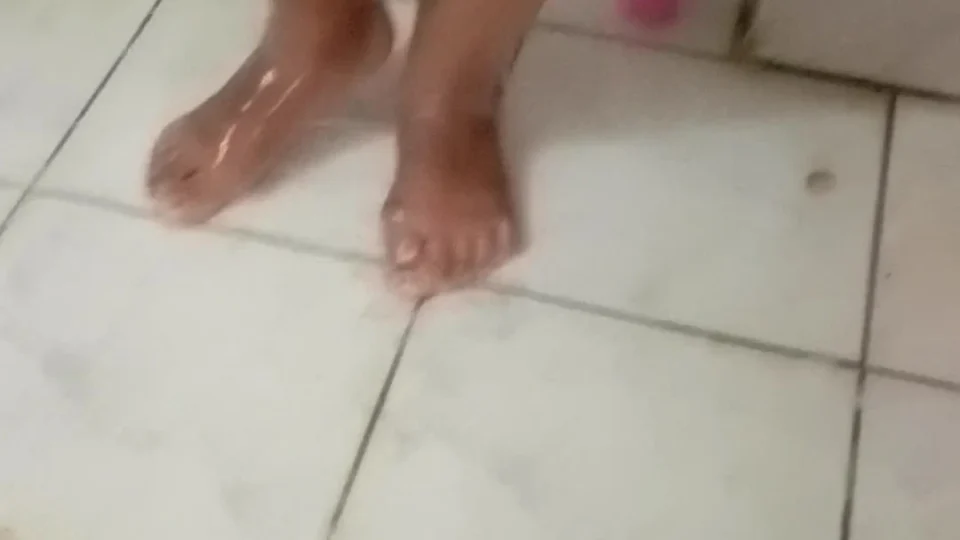 Türkçe Banyoda Köpüklü Seks Yapan Azgın Kadın